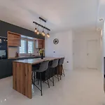 Glamorous Getaway Apartamento