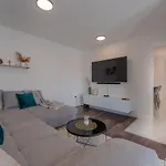 Apartment Glamorous Getaway