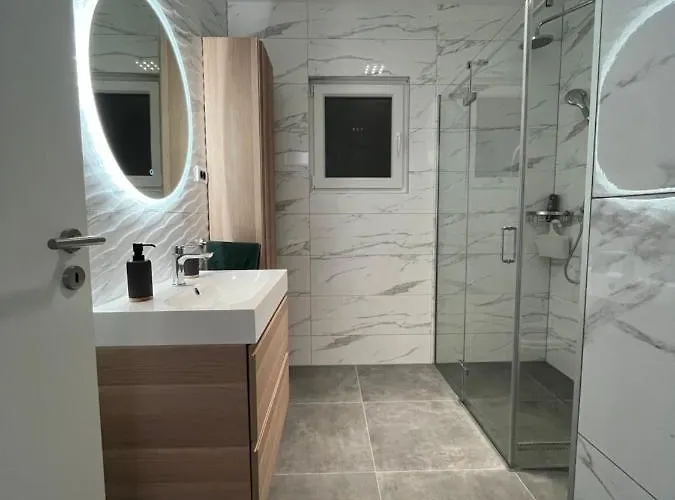 Апартаменты Glamorous Getaway Задар